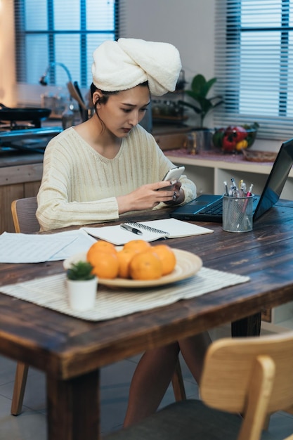 Kontakt — kuchnia i nota